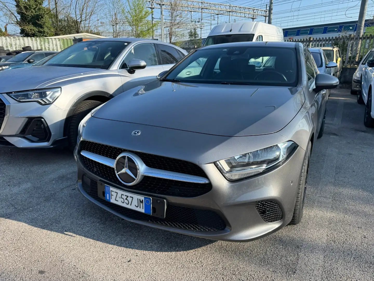 Mercedes-Benz A 180 A 180 d Automatic Sport Grigio - 2