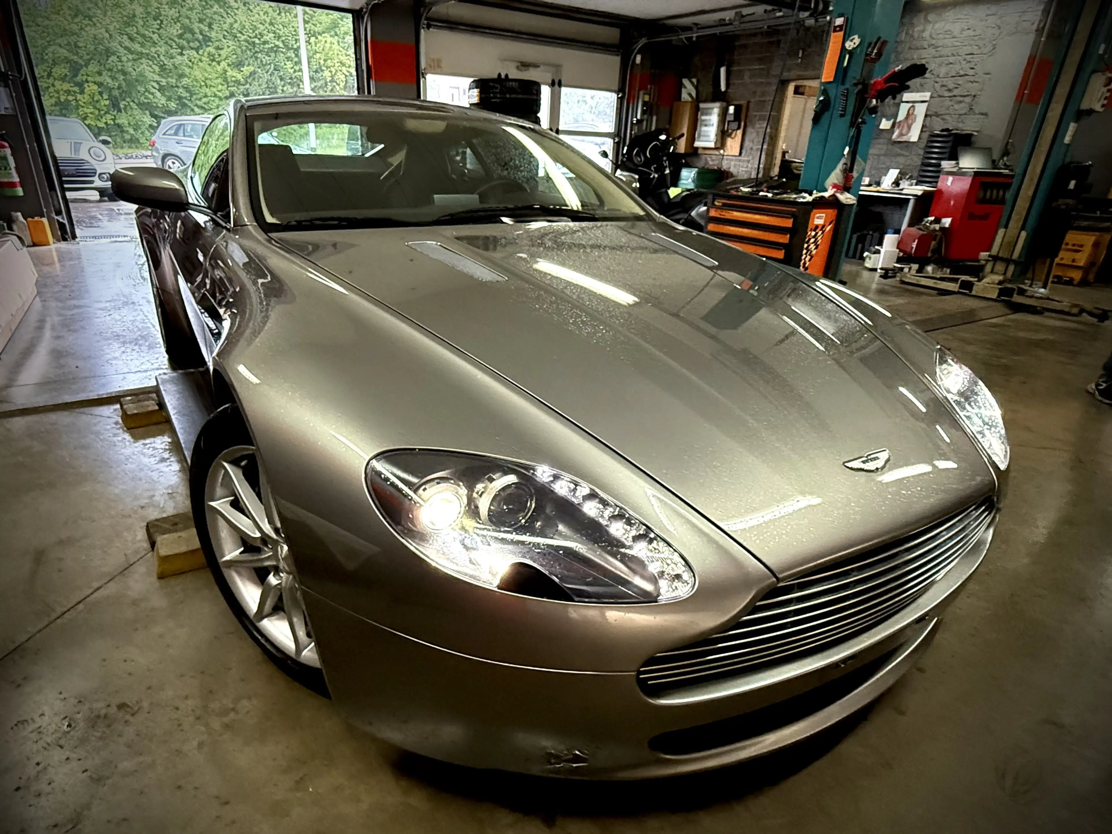 Aston Martin V8 4.3i Sportshift — photo 6