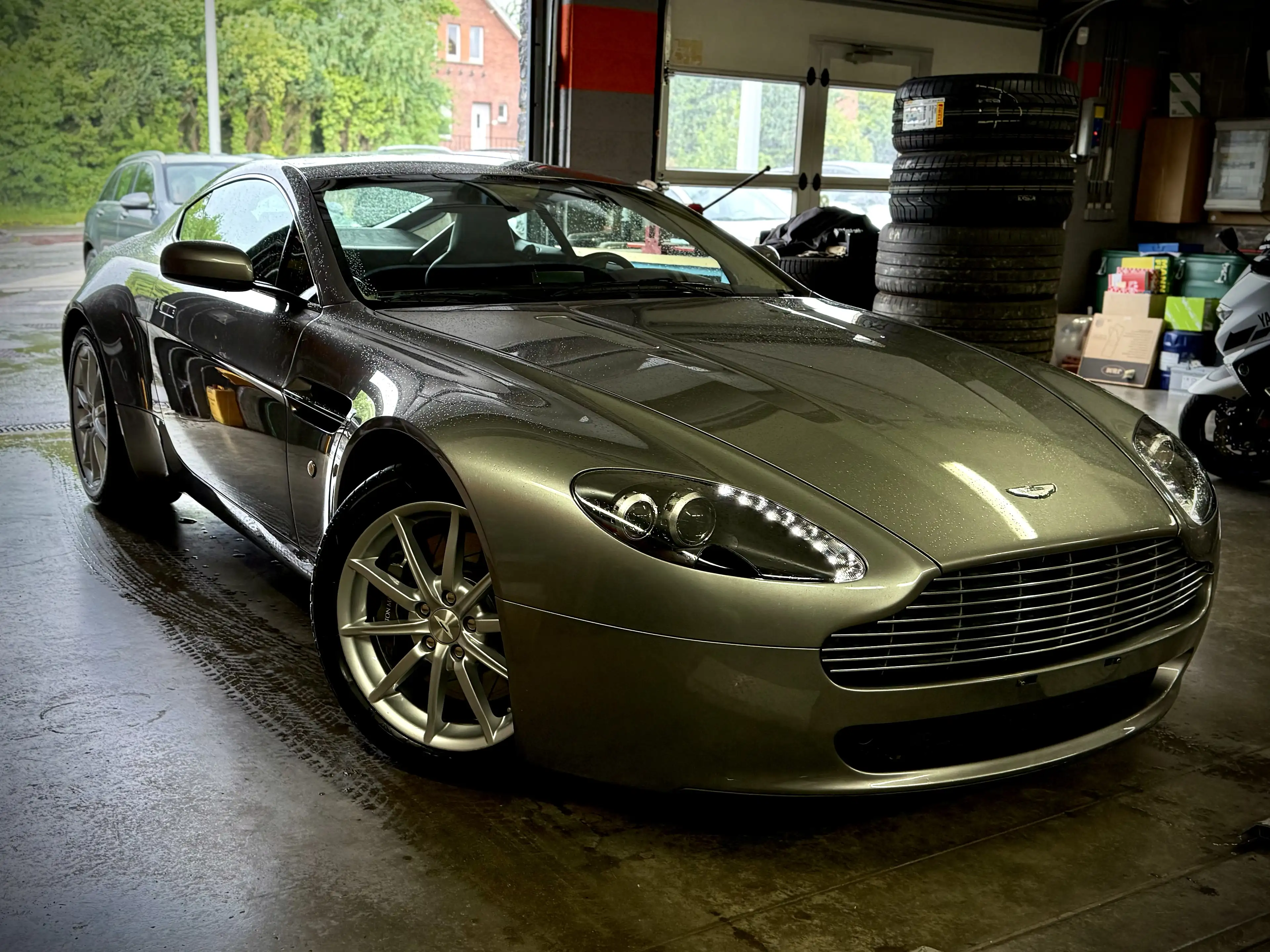 Aston Martin V8 4.3i Sportshift — photo 13