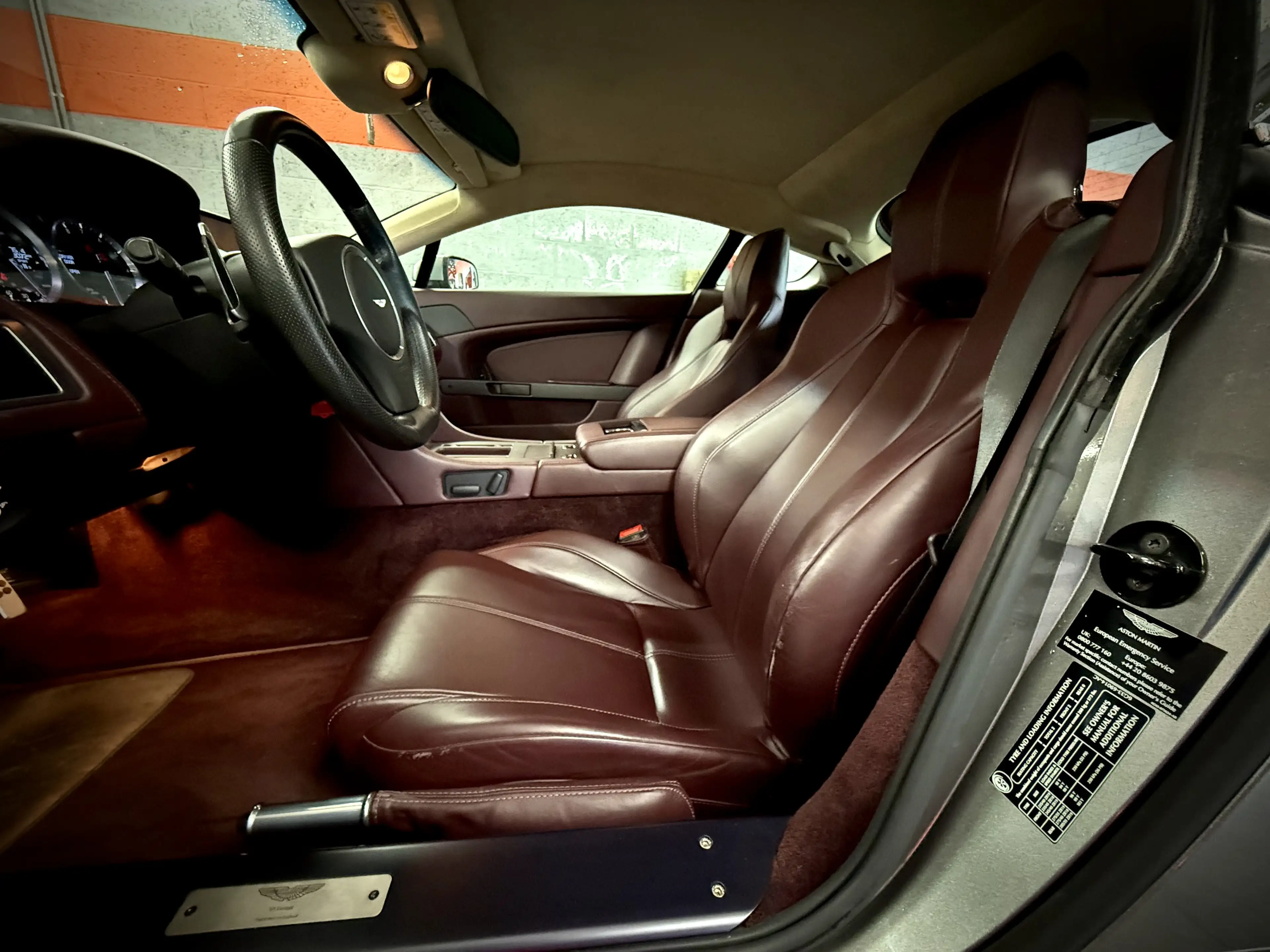 Aston Martin V8 4.3i Sportshift — photo 4