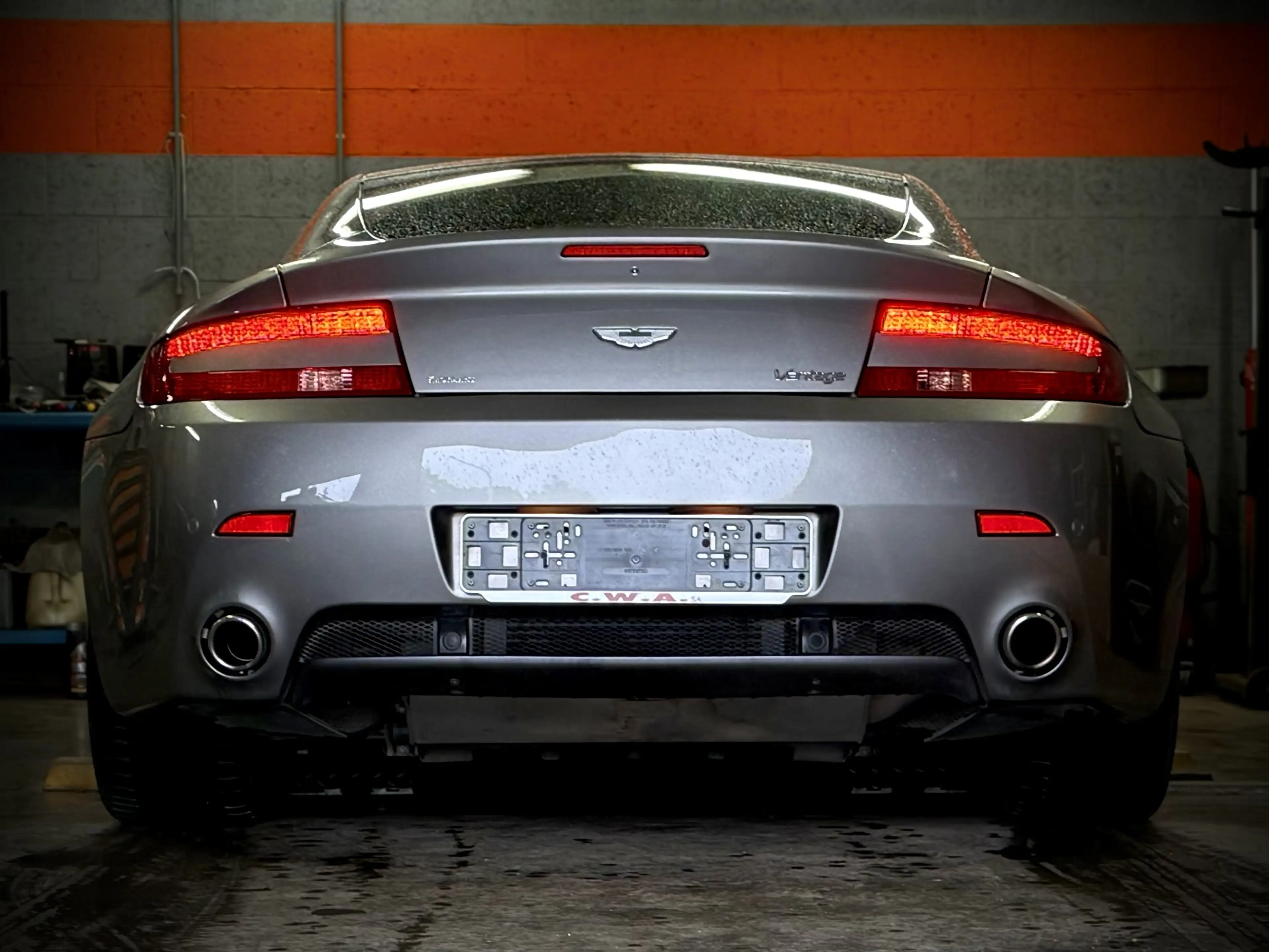 Aston Martin V8 4.3i Sportshift — photo 9
