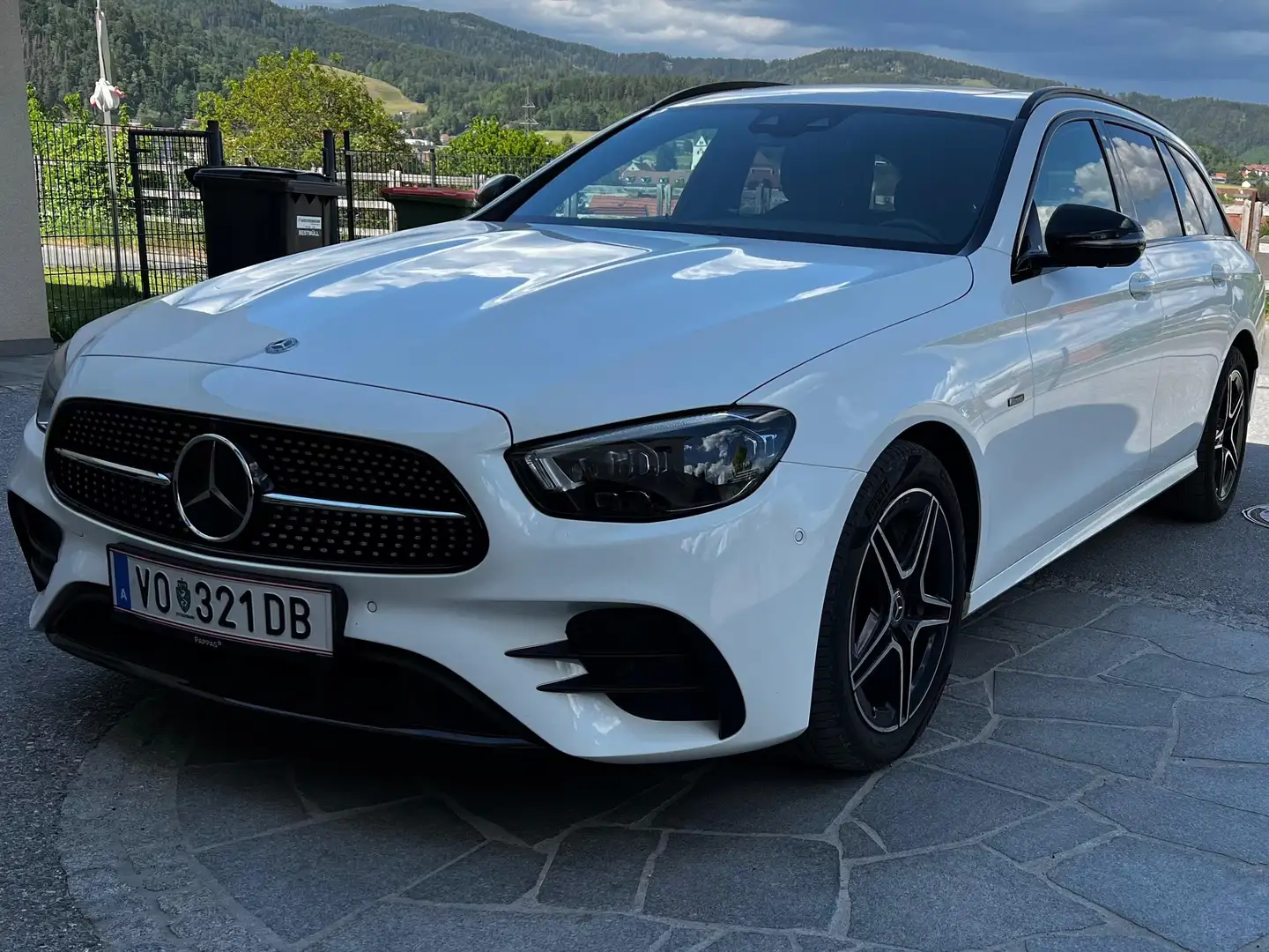 Mercedes-Benz E 300 E 300 de PHEV T 4Matic Aut. Weiß - 1