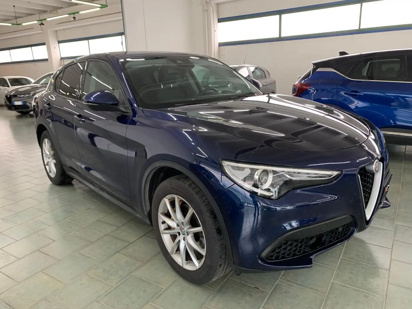 Alfa Romeo Stelvio Stelvio  2.2 t Executive Q4 210cv auto my19 Bleu - 1