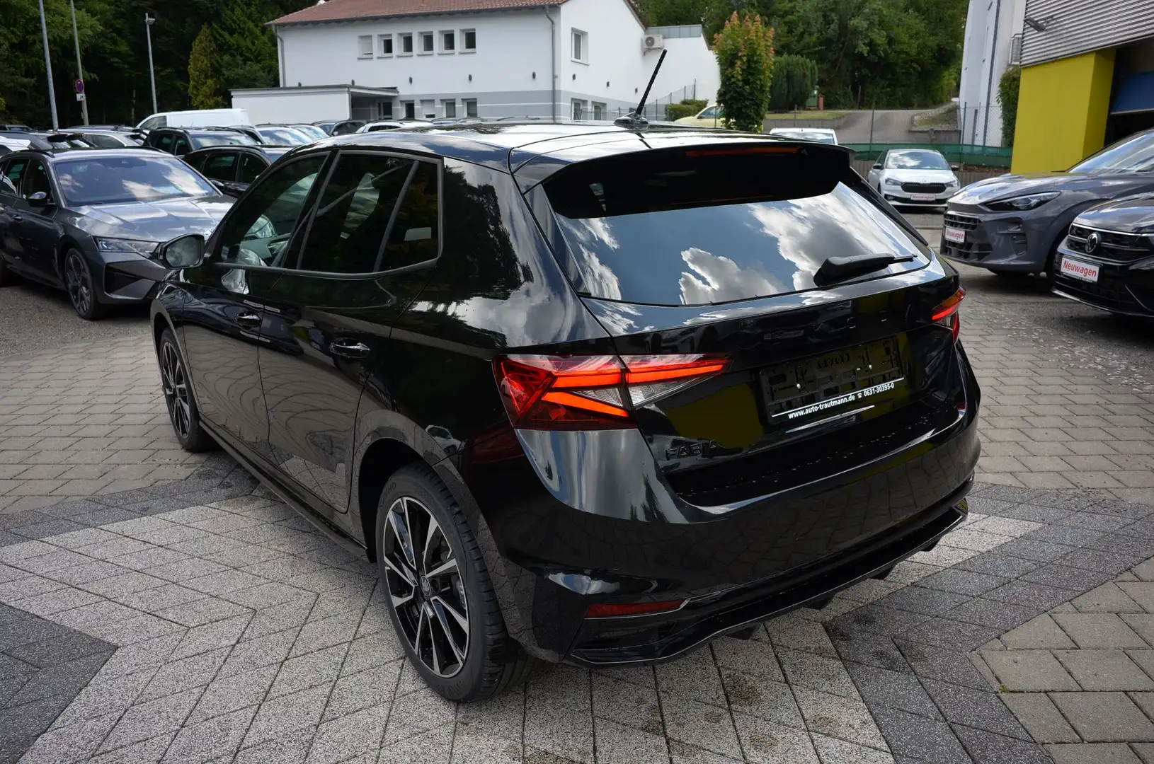 Skoda Fabia 1.5 TSI DSG Monte Carlo 5JG+CAM+17"+SHZ Zwart - 2