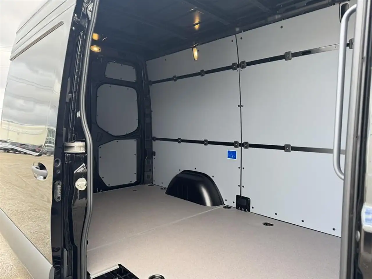 Mercedes-Benz Sprinter снимка Mercedes-Benz Sprinter