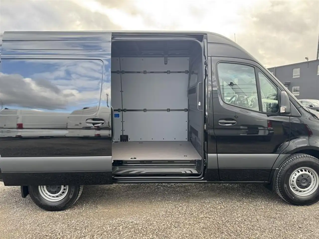 Mercedes-Benz Sprinter снимка Mercedes-Benz Sprinter