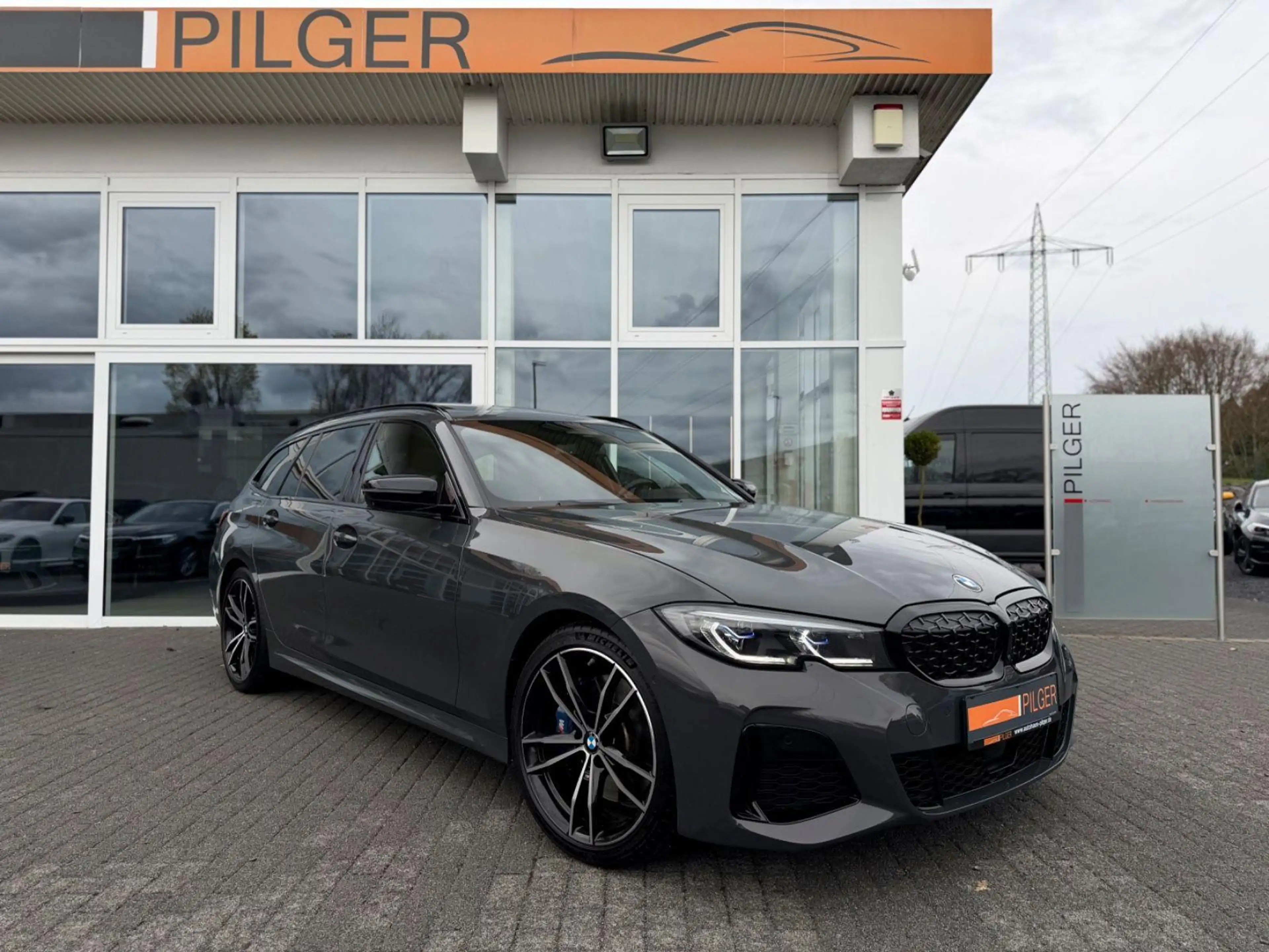 BMW 340 xDrive Individual*360*Laser*H/K*Ahk*Pano
