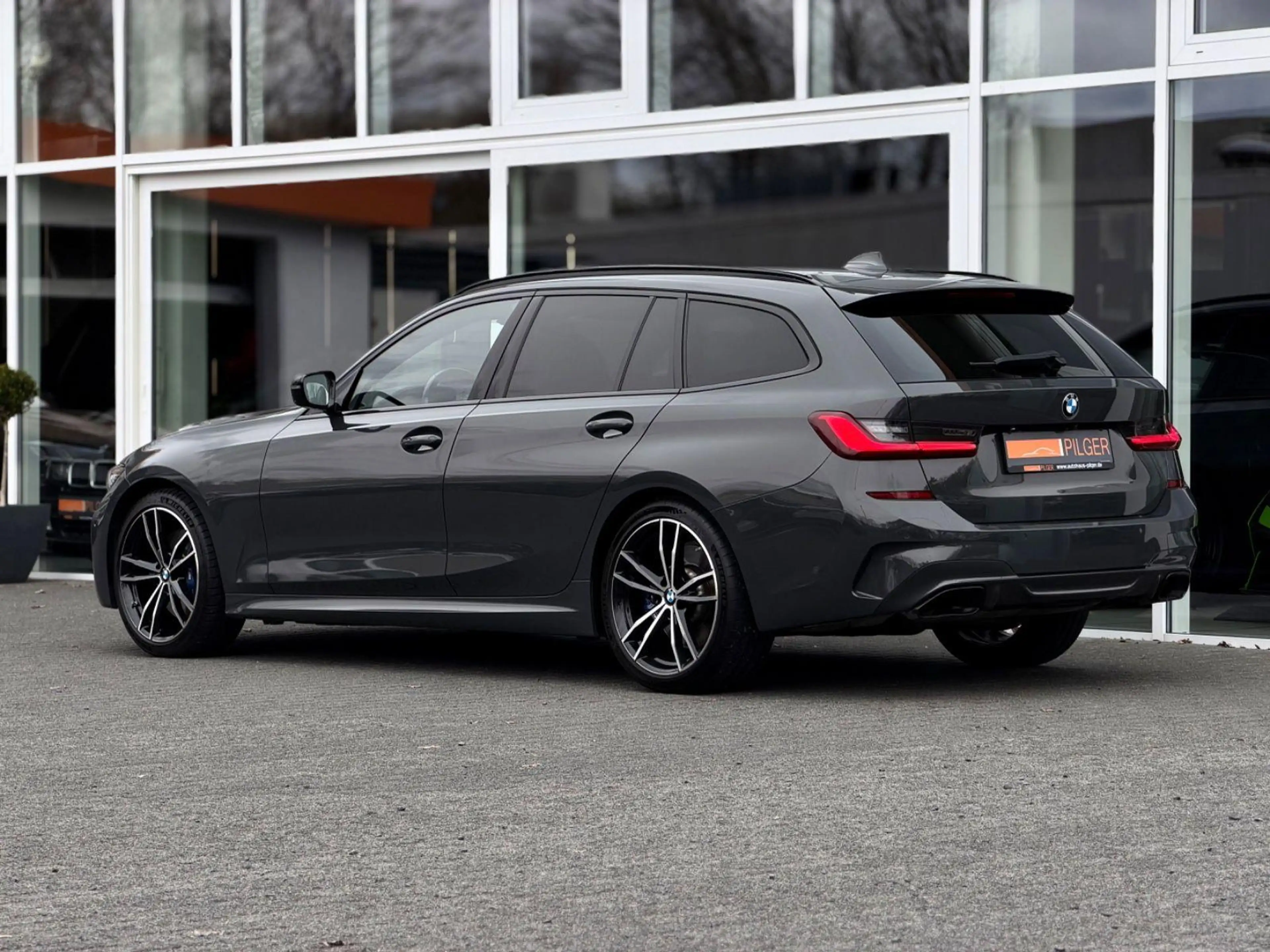 BMW 340 xDrive Individual*360*Laser*H/K*Ahk*Pano — photo 6