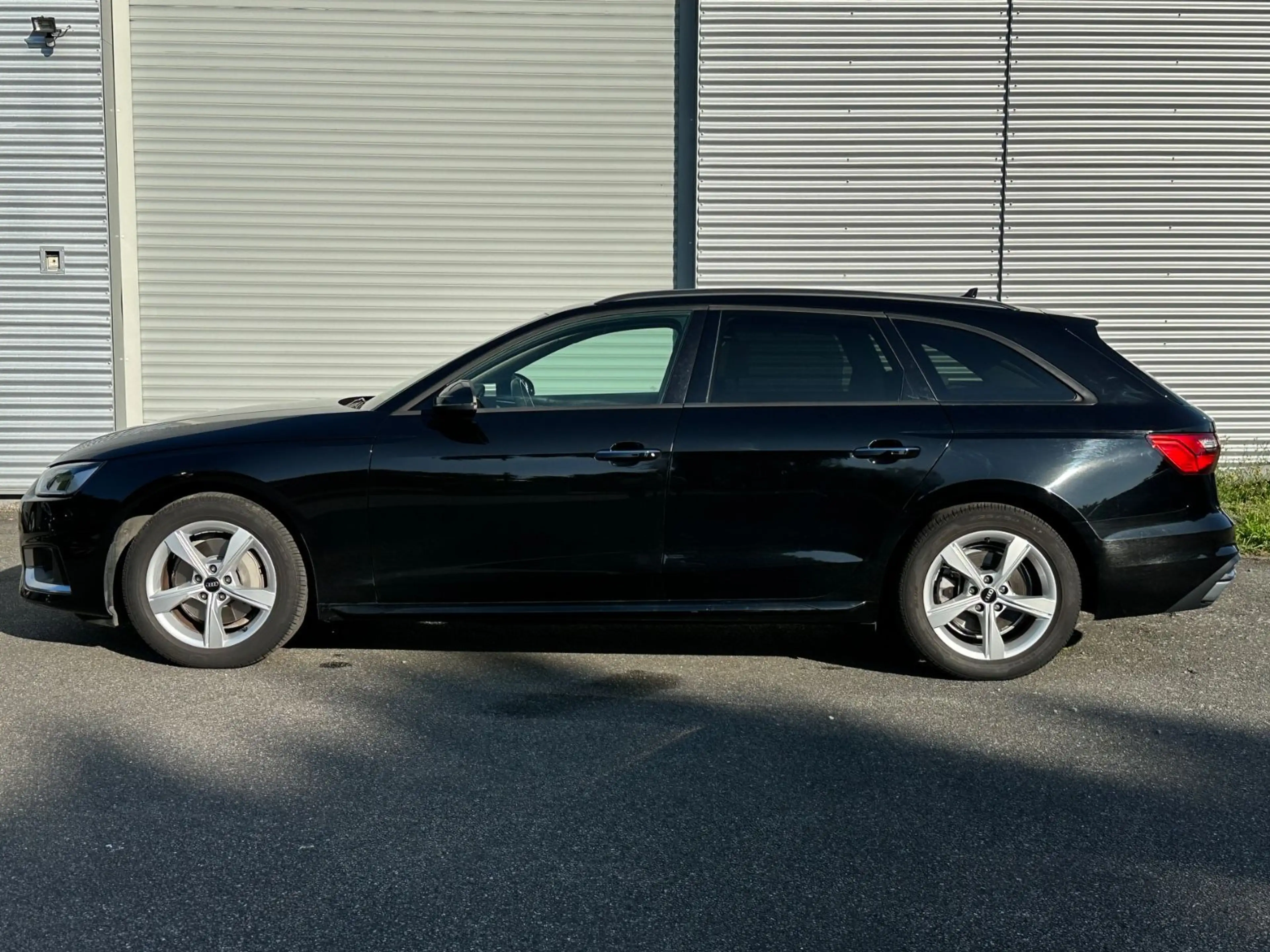 Audi A4 Av 40 TDI advanced*Leder*4xSitzHZ*DCC*KEY*LED — photo 2