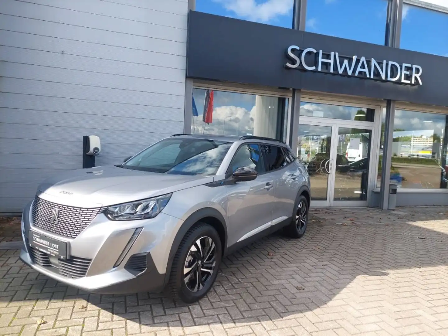 Peugeot 2008 e- Allure Pack Elektromotor 136  EAT Gris - 1