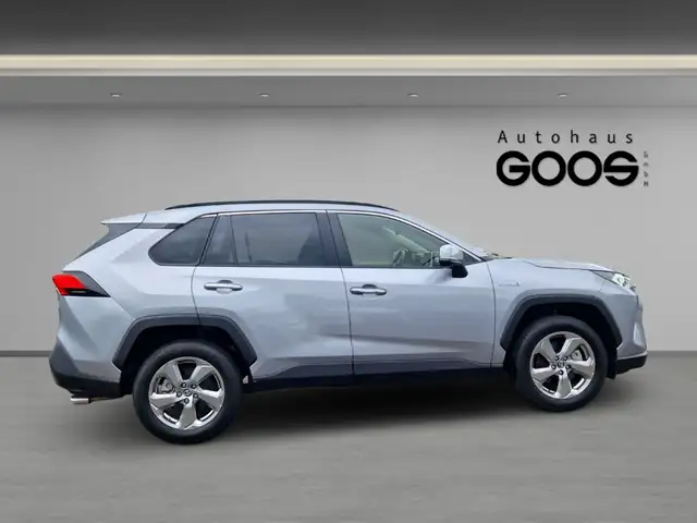 Toyota Rav4 view 6