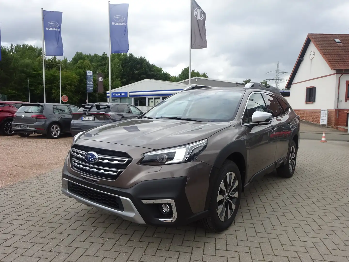 Subaru OUTBACK 2.5i Platinum 2025 Modell Bronze - 1