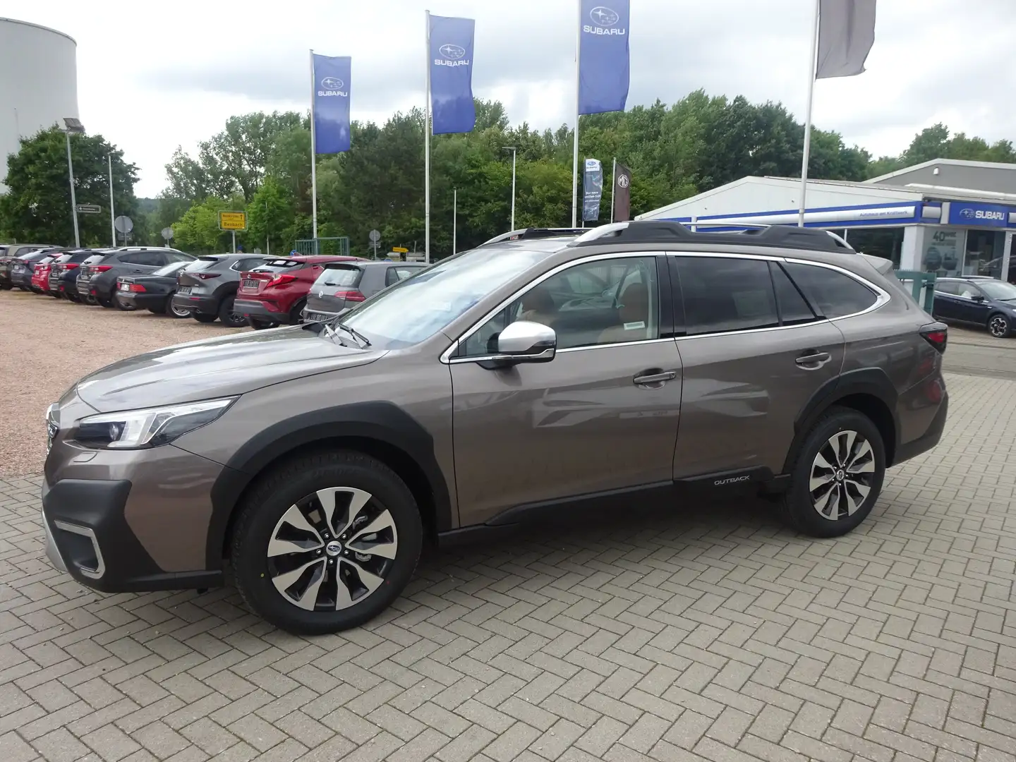 Subaru OUTBACK 2.5i Platinum 2025 Modell Bronze - 2