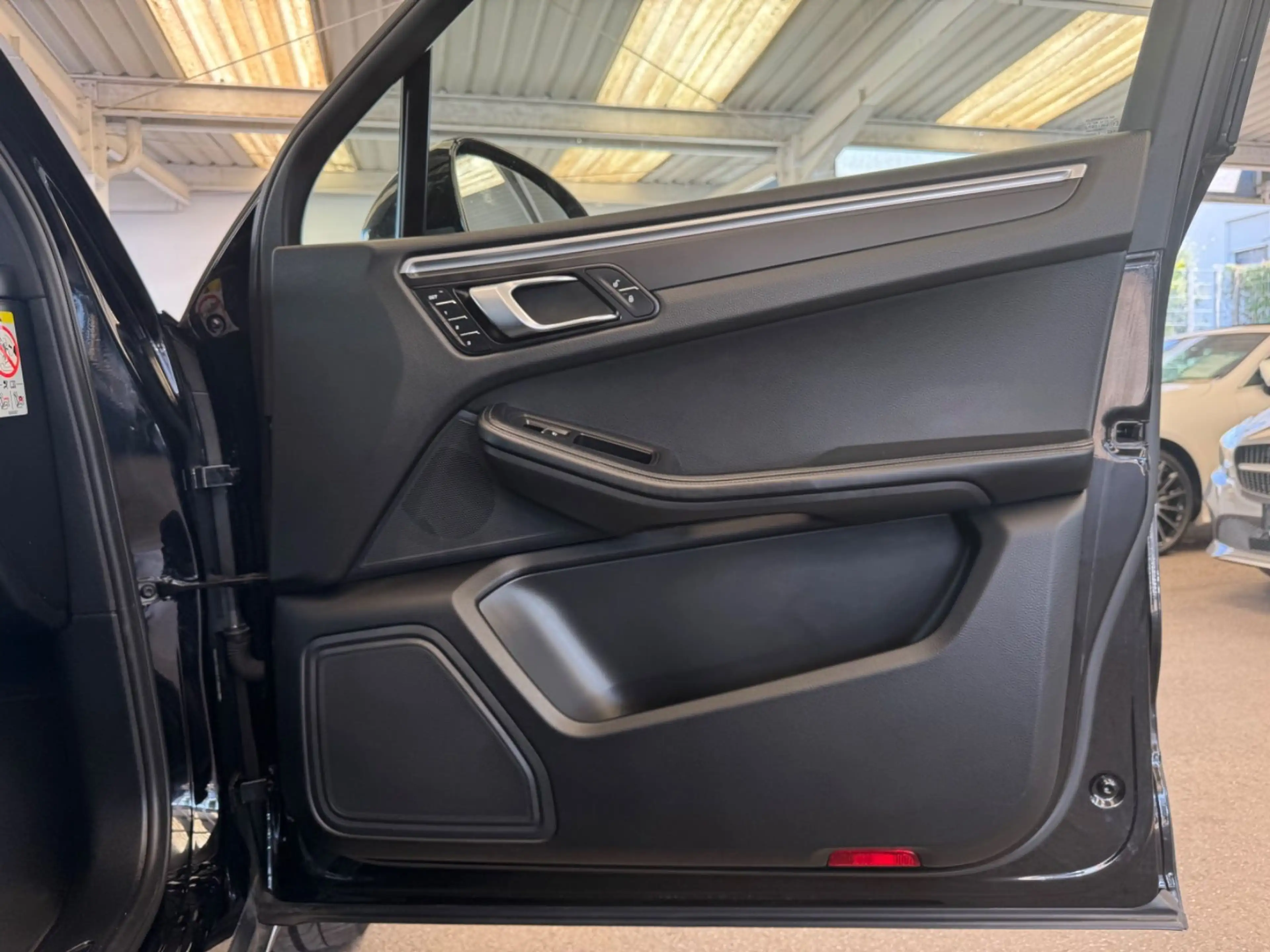 Porsche Macan *Approved+Kamera+Luft+AHK+4x Sitz.Hz+Pano — photo 6