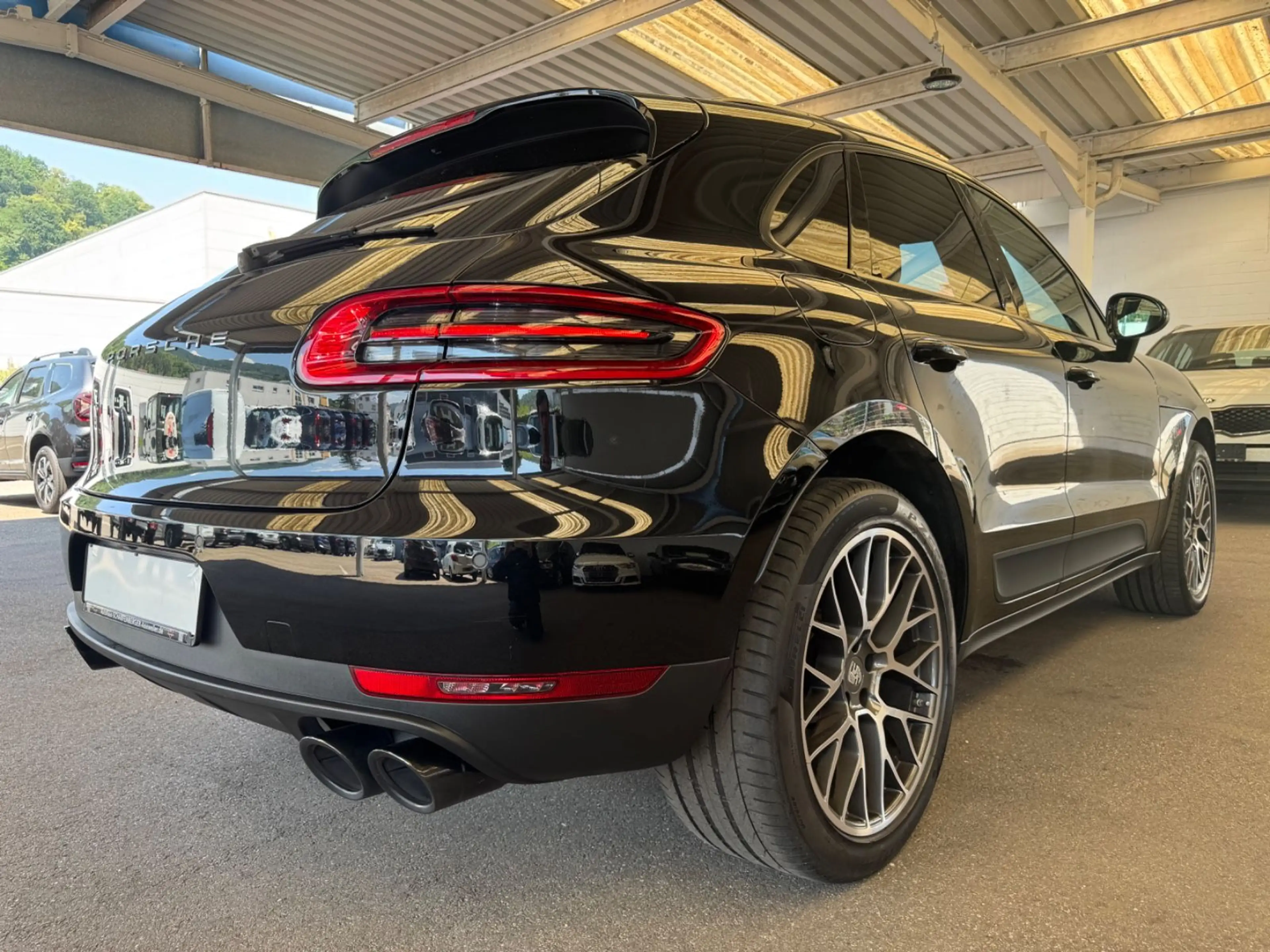 Porsche Macan *Approved+Kamera+Luft+AHK+4x Sitz.Hz+Pano — photo 12