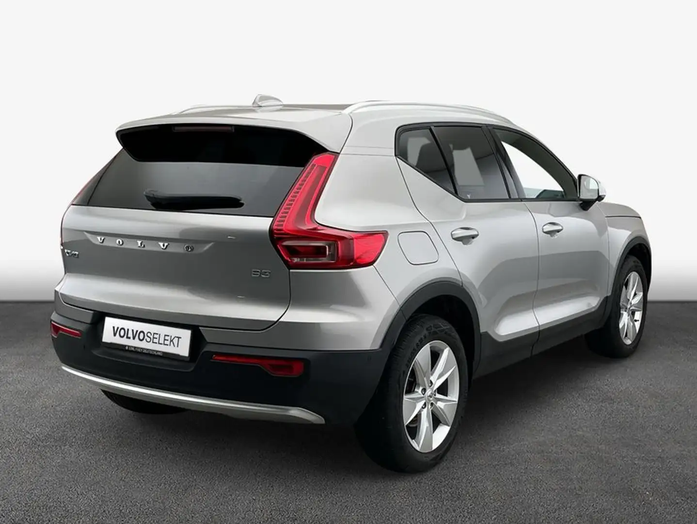Volvo XC40 XC40 B3 B DKG Core Срібний - 2