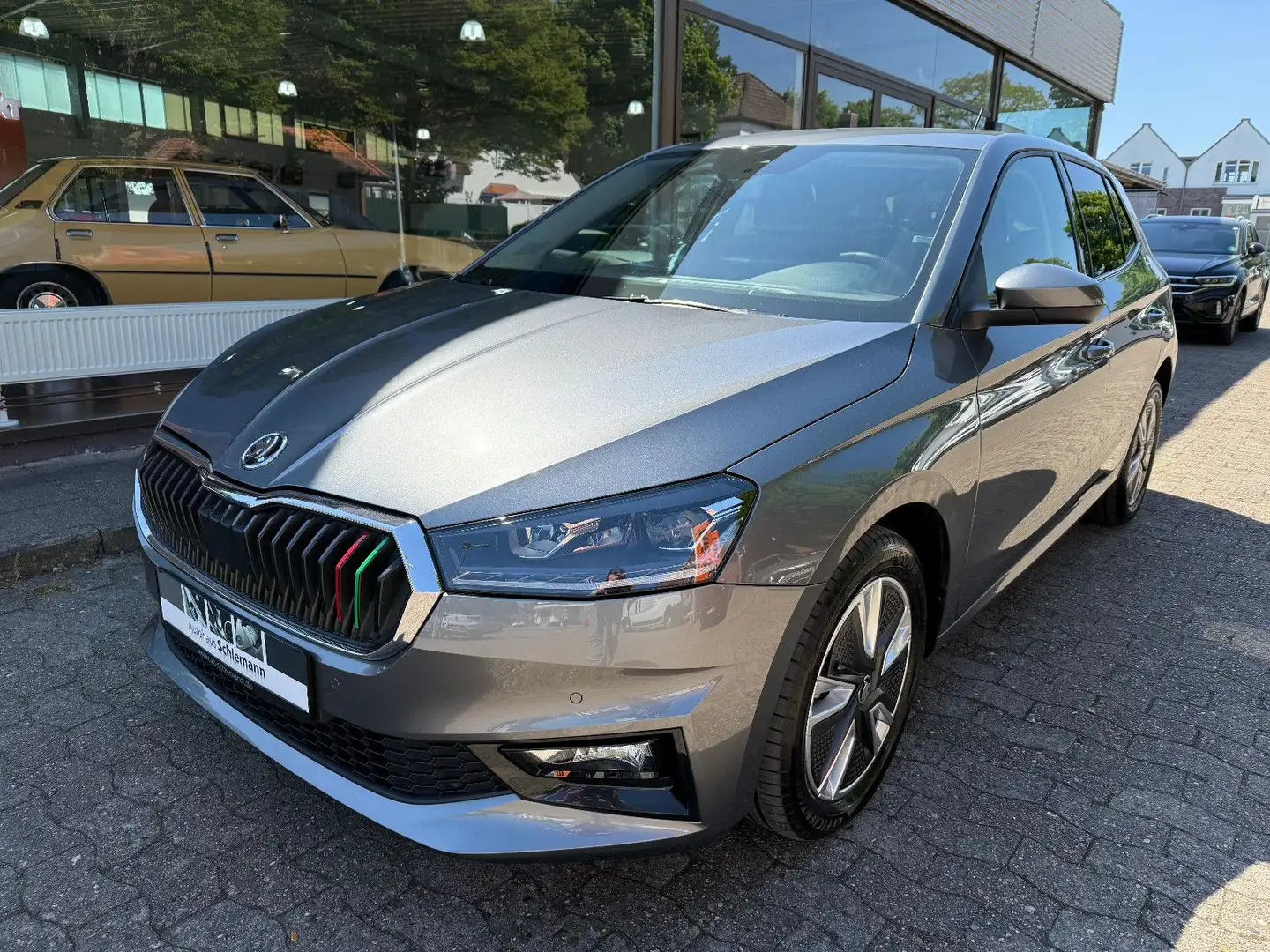 Skoda Fabia 1.0 TSI Style AUTOM./NAVI/LED/AHK/KAMERA Grau - 1