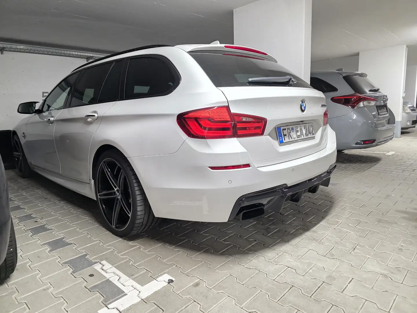 BMW M550 M550d xDrive Weiß - 2