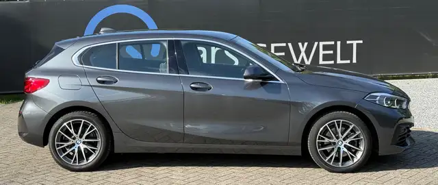 BMW 1 Series view 2