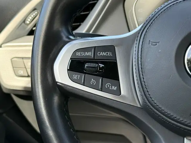BMW 1 Series view 10