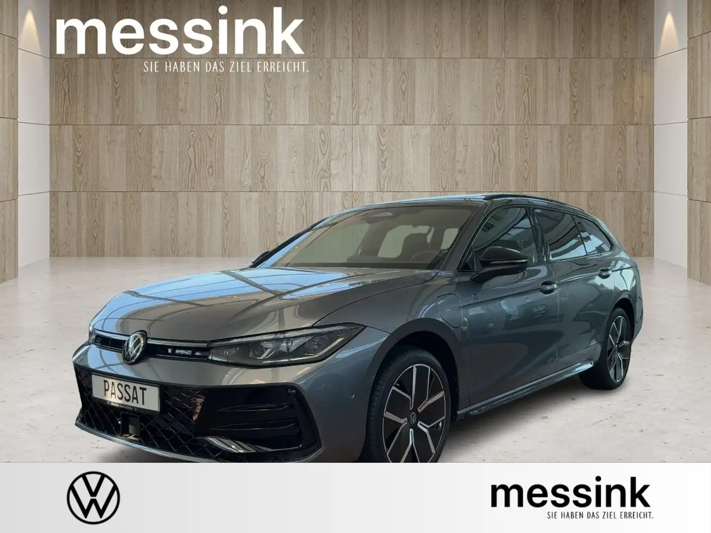 Volkswagen Passat R-Line 1.5 TSI eHybrid DSG Signature*Pano* Schwarz - 1