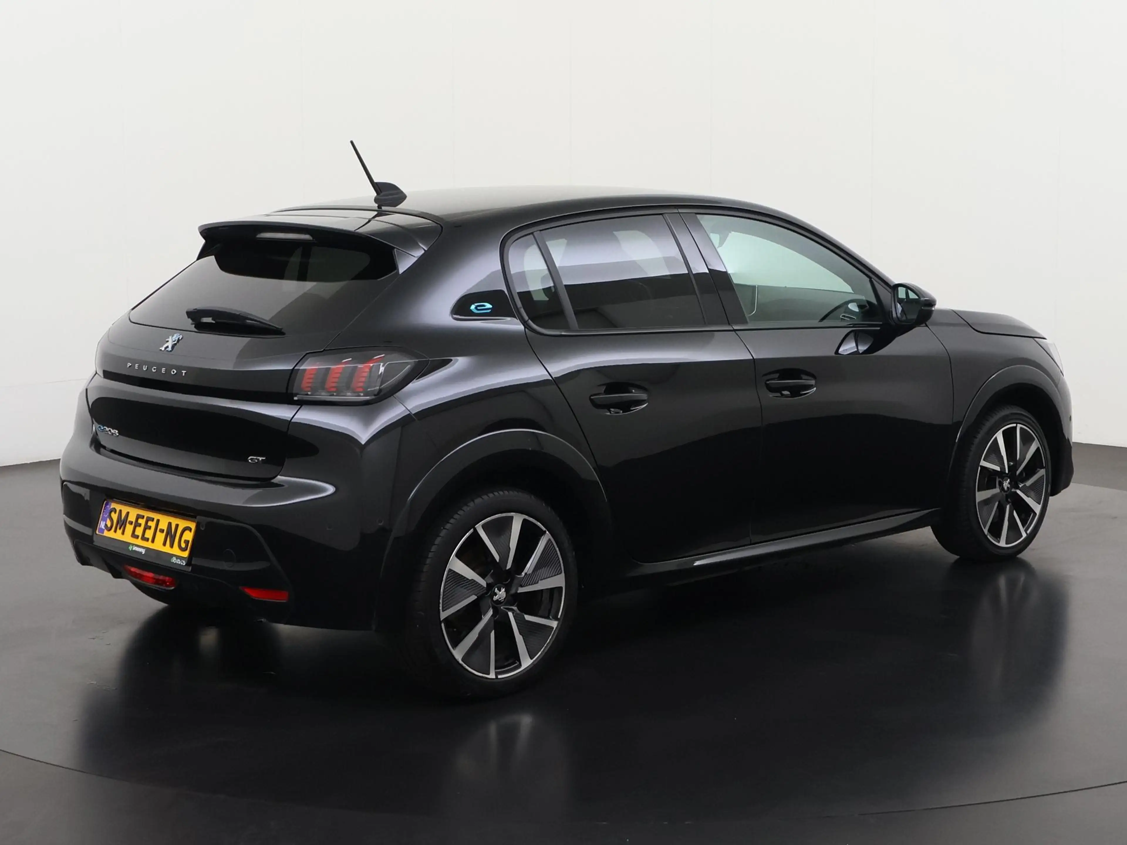 Peugeot e-208 EV GT Pack 50 kWh | SOH 99% | 3 Fase | Zondag Open — photo 4