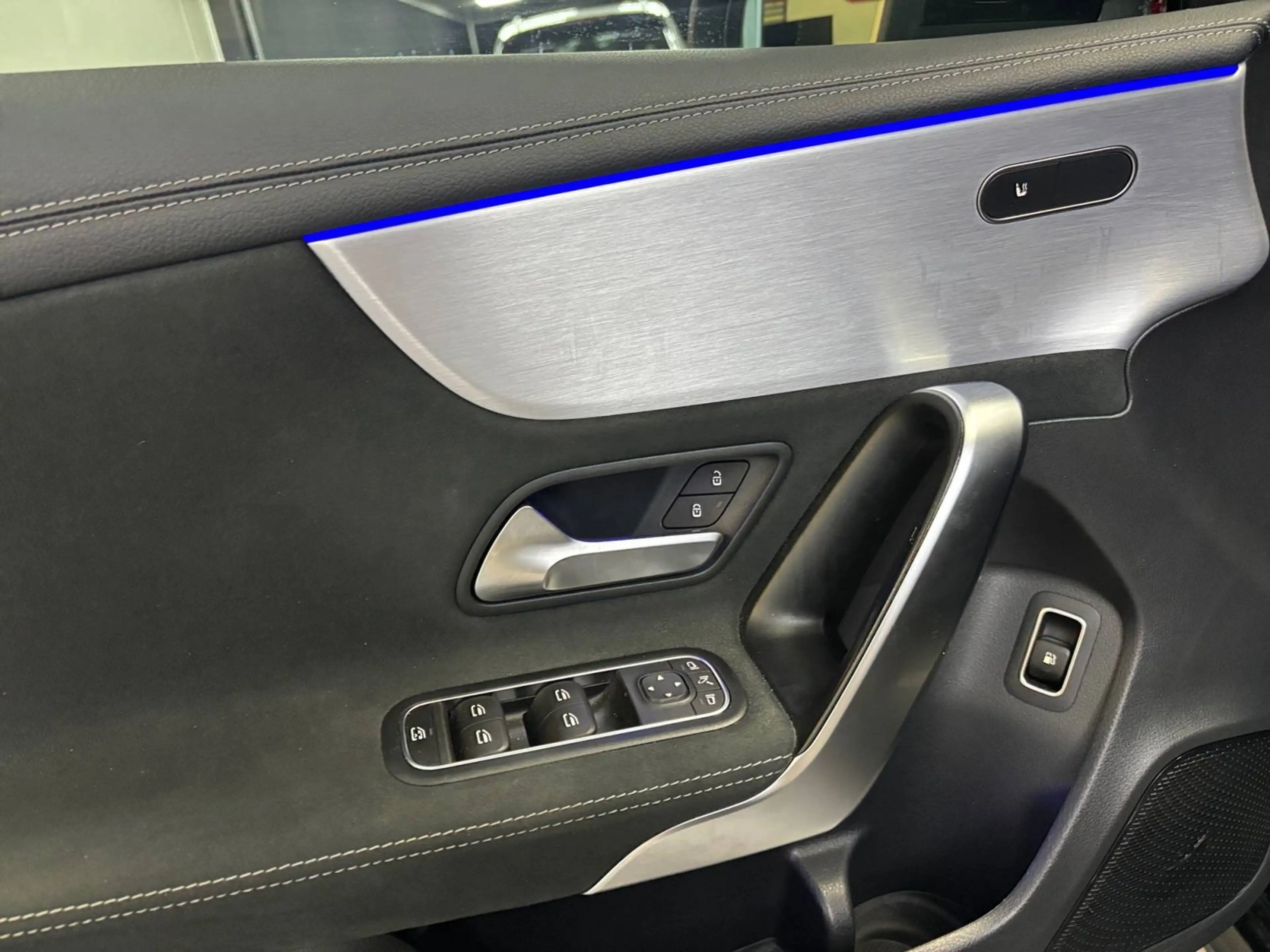 Mercedes-Benz A 250 A 250 e PHEV Pack AMG / Toit Pano / Garantie 12 MOIS — photo 7