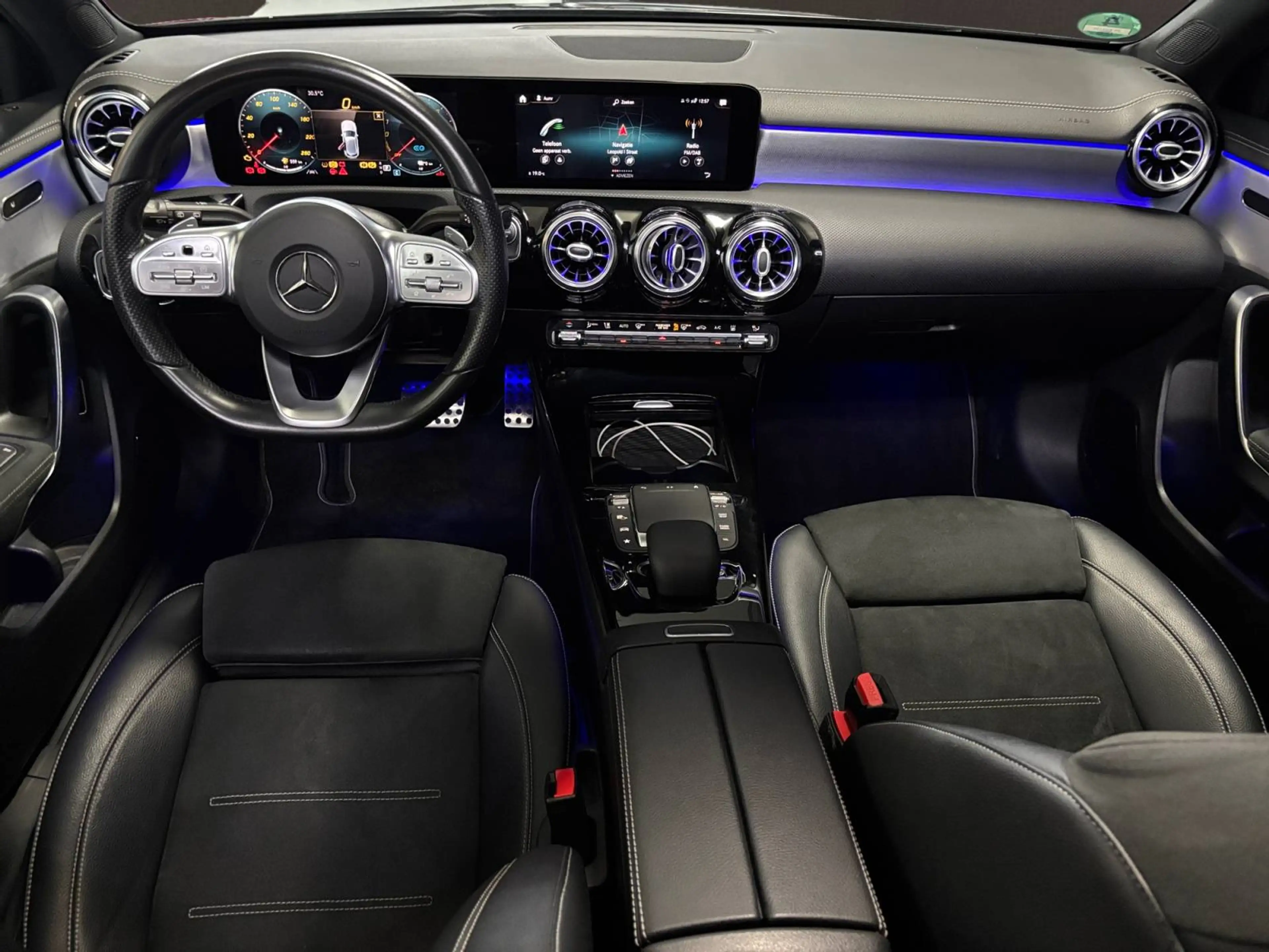Mercedes-Benz A 250 A 250 e PHEV Pack AMG / Toit Pano / Garantie 12 MOIS — photo 12