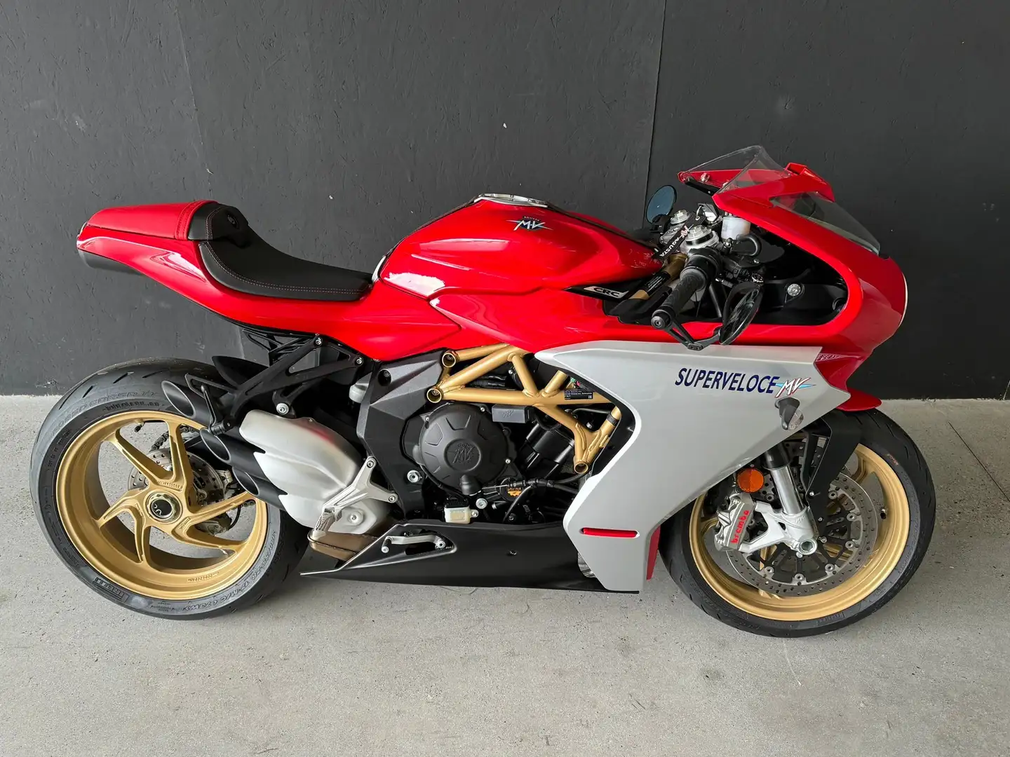 MV Agusta Superveloce 800 Rosso - 2