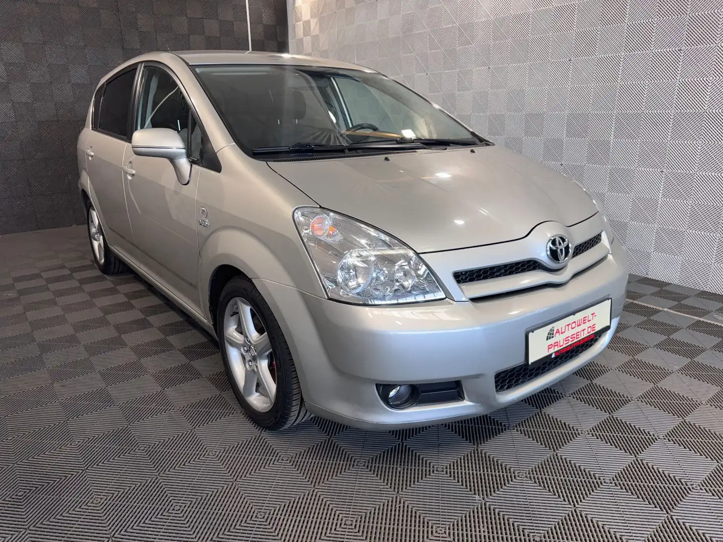 Toyota Corolla Verso 2.2 D-CAT*7.SITZER*TEMP-KLIMA.A-LM Silber - 1