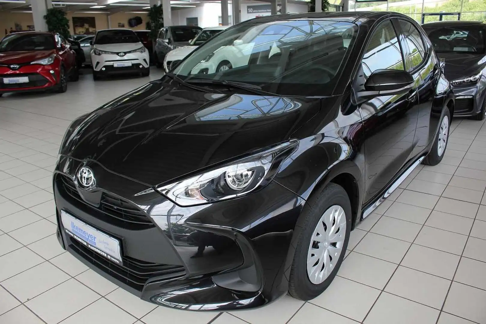 Toyota Yaris 1.0 Comfort Kamera Apple CarPlay Android Negro - 1