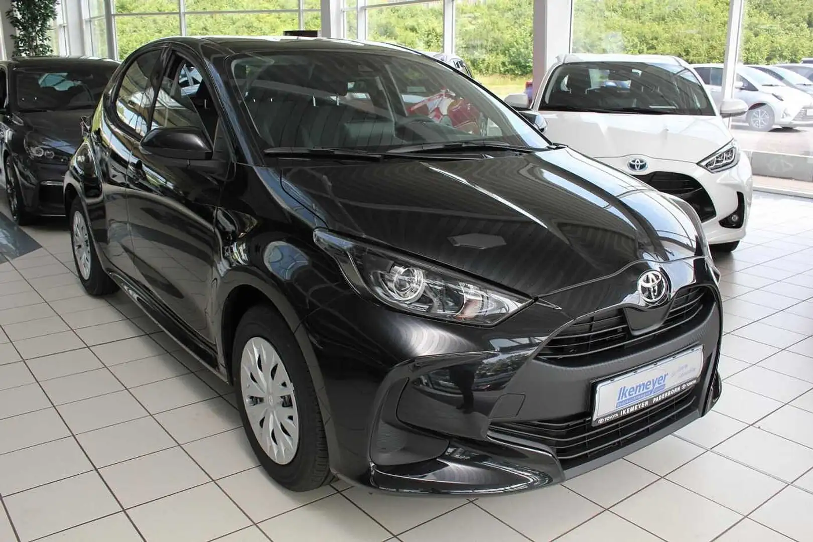 Toyota Yaris 1.0 Comfort Kamera Apple CarPlay Android Negro - 2