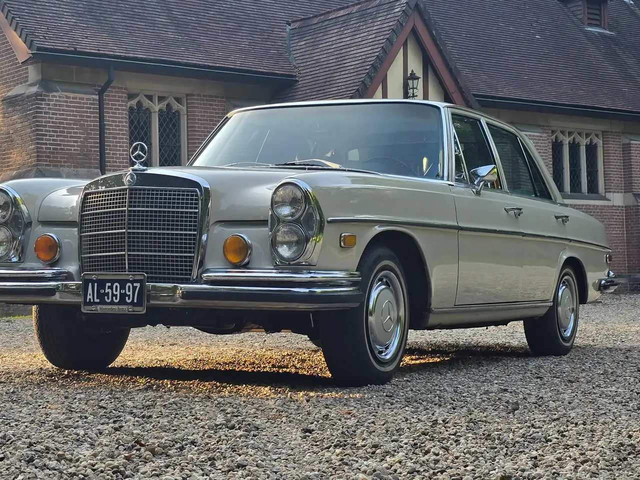 Mercedes-Benz 280 SE, foto 2
