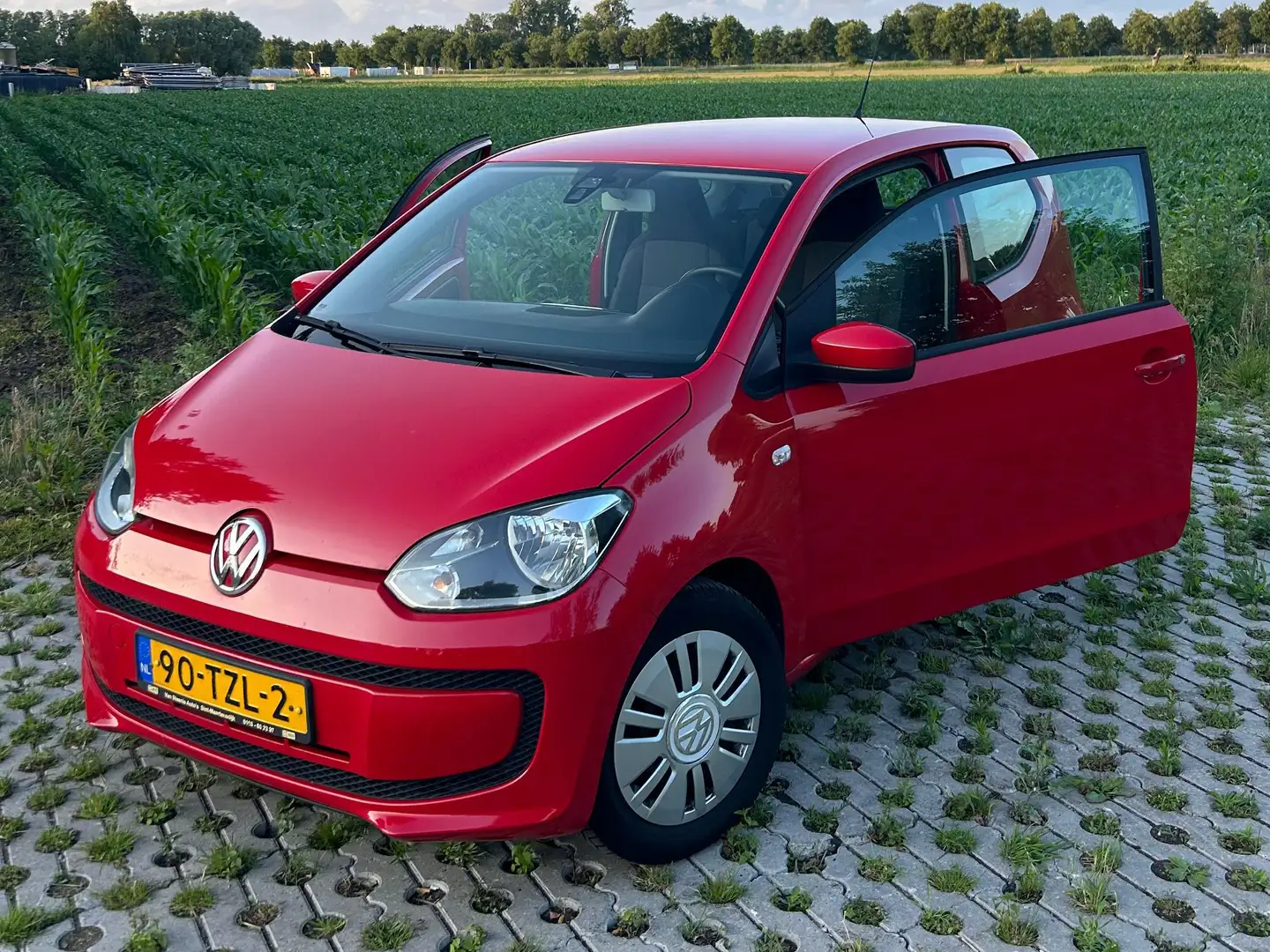 Volkswagen up! up! 1.0 move up! BlueM. Rood - 1