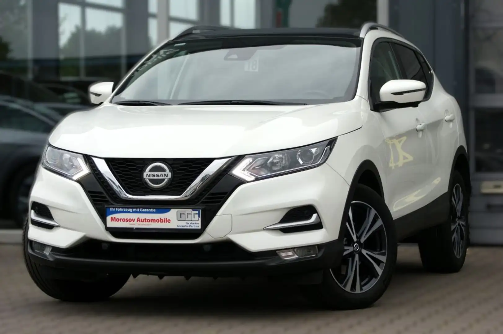 Nissan Qashqai 1.3 DIG-T DCT ZAMA Wit - 1