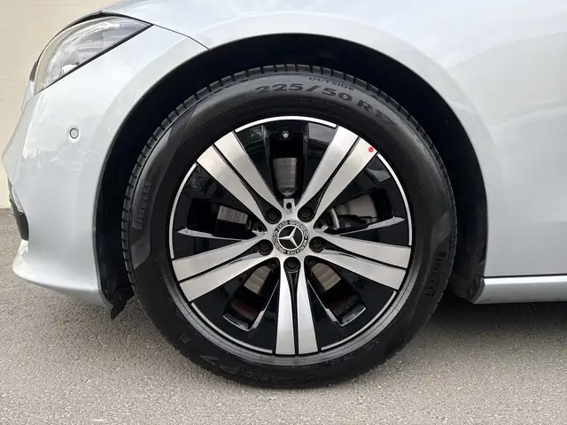 Mercedes-Benz C-Class view 13