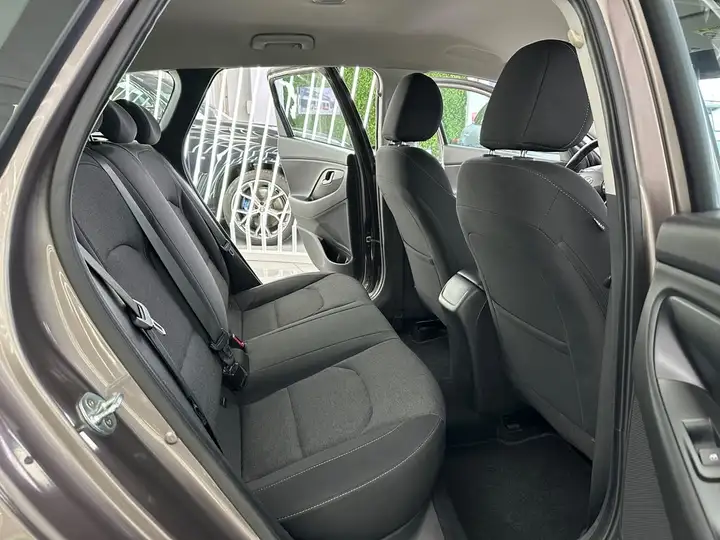 Hyundai i30 2022, foto 11