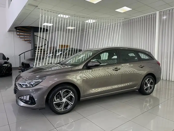 Hyundai i30 2022, foto 2