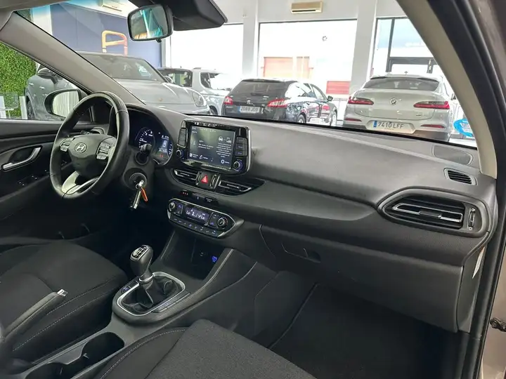Hyundai i30 2022, foto 13