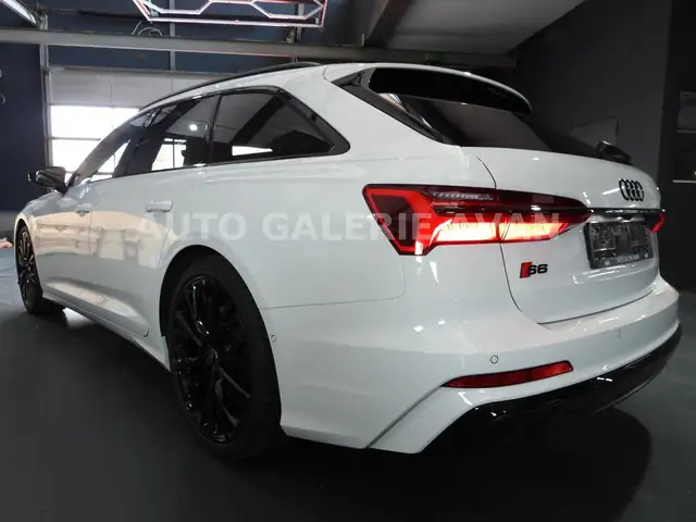Audi S6 view 9