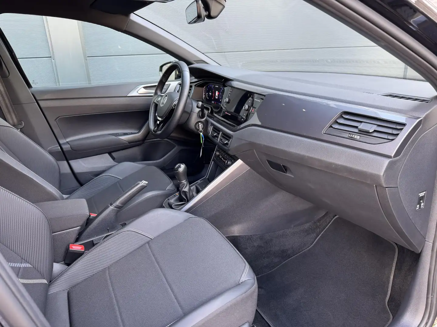 Volkswagen Polo 1.0 TSI / Virtual Cockpit / Geen Import / 1e Eignr Zwart - 2