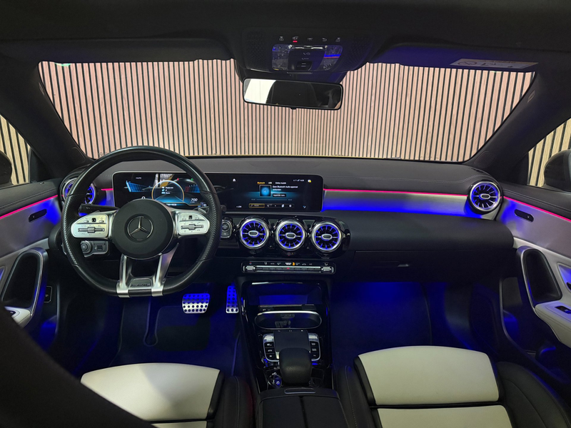 Mercedes-Benz CLA 35 AMG 4MATIC Premium Plus — photo 14
