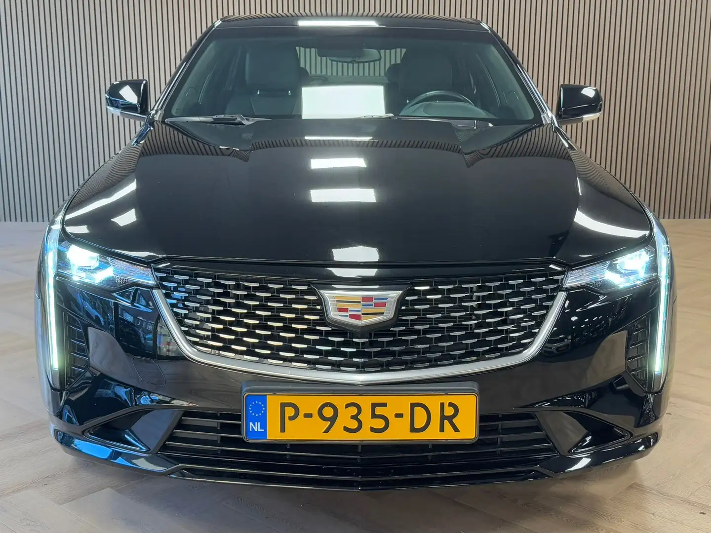 Cadillac CT4 350T AWD Aut. *5303km* CAMERA NAVIGATIE CRUISE APP Black - 2