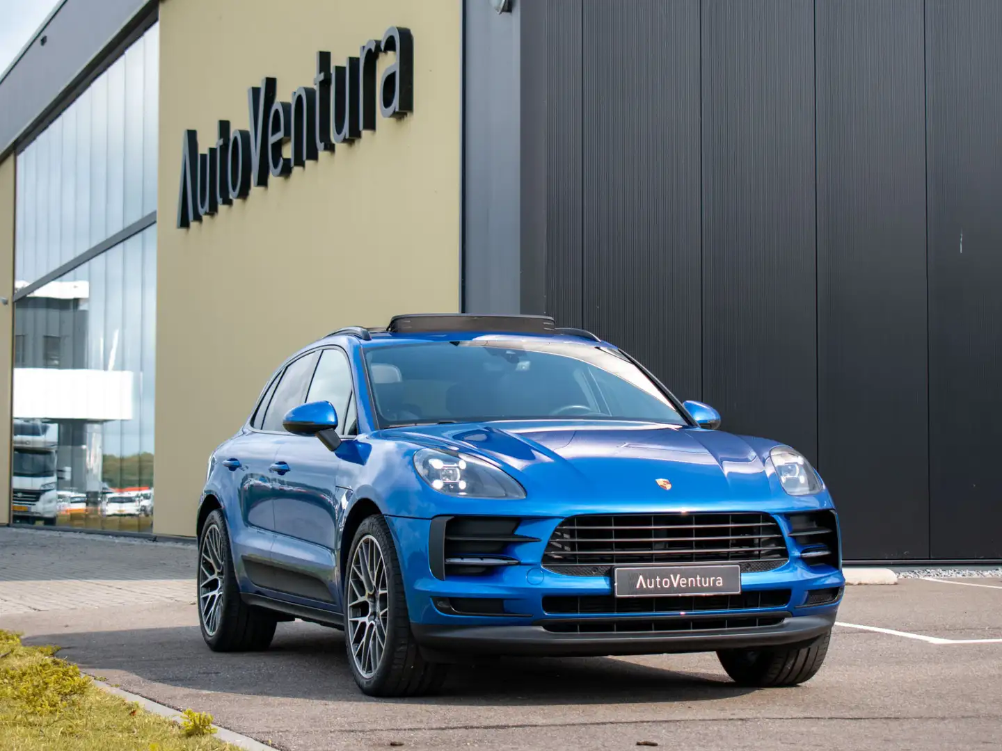 Porsche Macan 2.0 Schuif- /kantel Pano | Elektrische stoelen | L Azul - 2