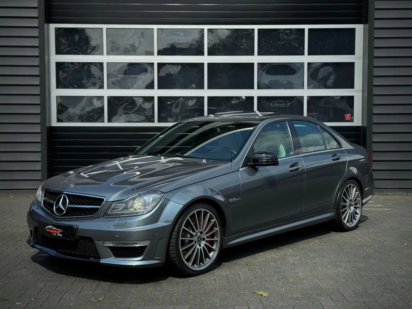 Mercedes-Benz C 63 AMG C63 performance package Designo uitgevoerd Zeer Un Grijs - 2