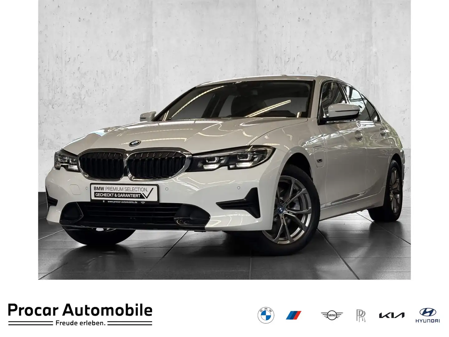 BMW 320 e Sport Line PA RFK AHK Shz DAB WLAN CarPlay Biały - 1