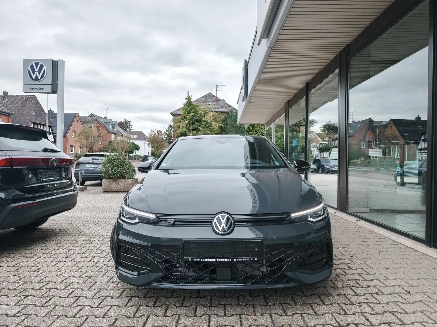 Volkswagen Golf 8.5 1.5 eTSI 110 kW R-Line,HUD,KAM,NAV Gris - 2