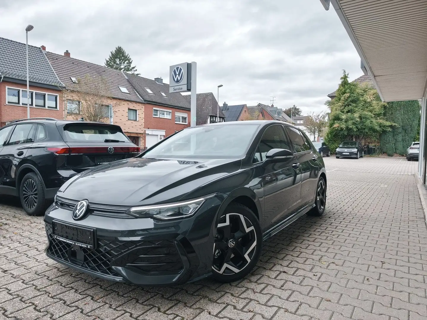 Volkswagen Golf 8.5 1.5 eTSI 110 kW R-Line,HUD,KAM,NAV Gris - 1