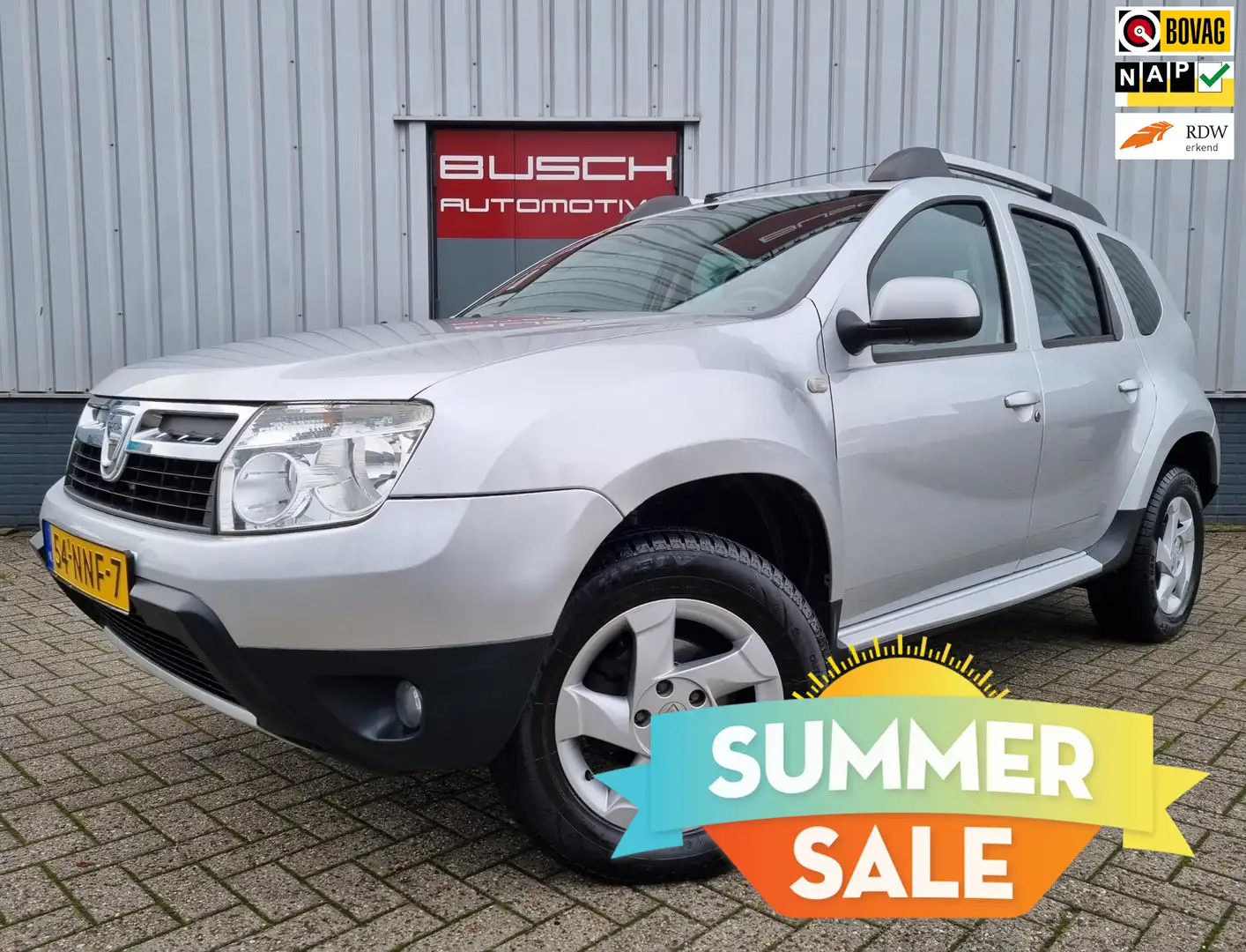 Dacia Duster 1.6 Lauréate 2wd | VAN 2e EIGENAAR | TREKHAAK | Grijs - 1