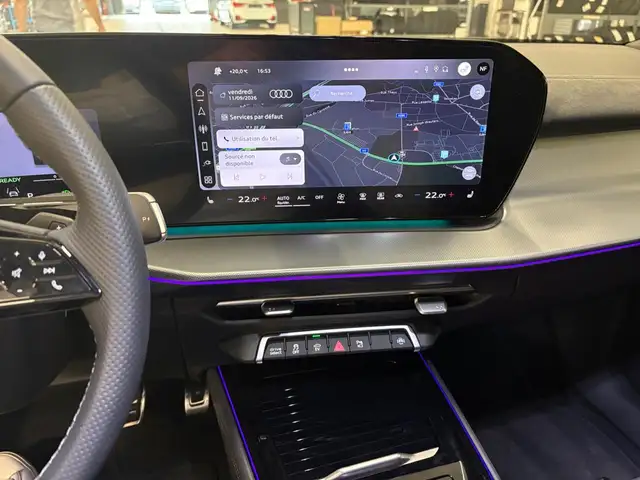 Audi Q3 view 8